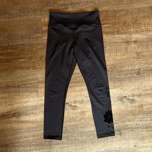 Zyia Light n Tight 24” Leggings with Rose Detail